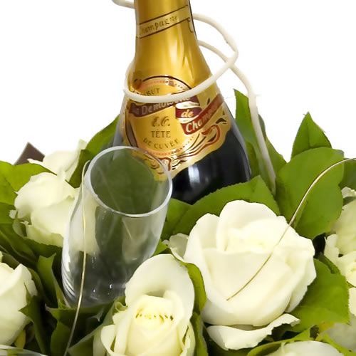 Joyeux Anniversaire Avec Fleurs Et Champagne Joyeux Anniversaire Avec Fleurs Et Champagne