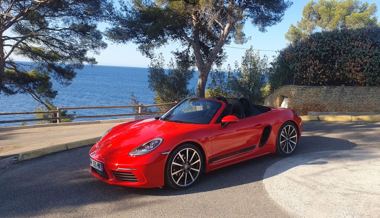 Encore un rouge Boxster 718 Boxster Cayman 911 (Porsche)